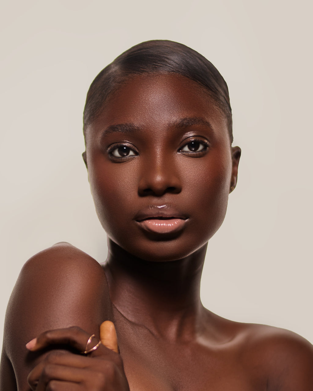 ADORE- PEPTIDE SHINE GLOSS